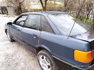 Audi 80: 1990 г., 1.8 л, Ручные, Бензин, Седан