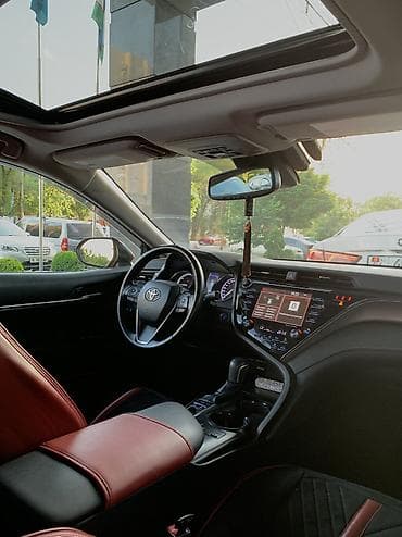 канадец: Toyota Camry: 2019 г., 2.5 л, Автомат, Гибрид, Седан — 4