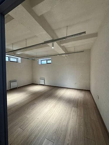 Кыймылсыз мүлк: Сдаю помещение! 200 м² Адрес: Скрябина 50а ❗️Цокольный этаж Цена — 2