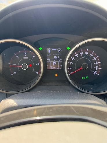 Транспорт: Ssangyong Tivoli: 2018 г., 1.6 л, Автомат, Дизель, Кроссовер — 4