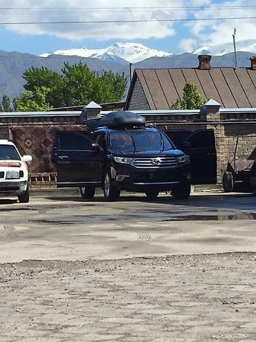 Toyota Highlander: 2011 г., 3.5 л, Типтроник, Бензин, Кроссовер