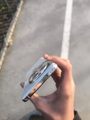 телефоны за один сон: OnePlus 12, Колдонулган, 512 ГБ, түсү - Ак, 1 SIM, 2 SIM — 4