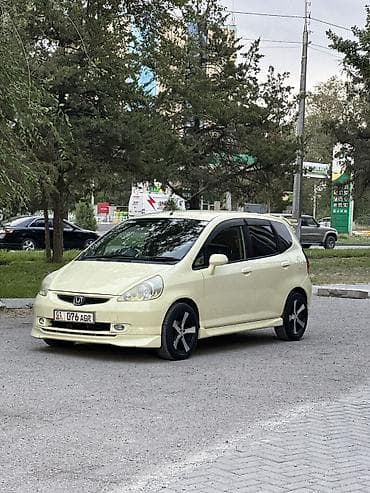 byd e7: Honda Fit: 2002 г., 1.3 л, Вариатор, Бензин, Хэтчбэк — 2