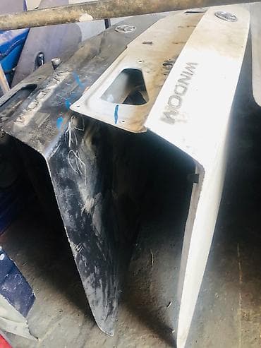 Крышки багажника на Тойоту виндом 1998 года