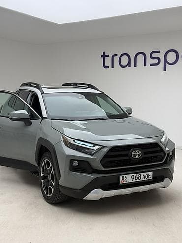 Toyota RAV4: 2022 г., 2.5 л, Автомат, Бензин, Кроссовер