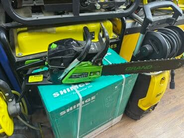 садовый измельчитель: Бензопила Grand Lux GR-5850, виконана в чорному та яскраво-зеленому — 2
