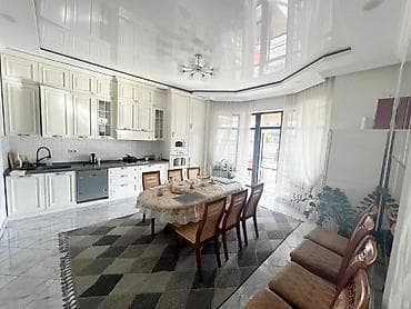 Дома: 🏡 🔥 Срочно продается двухэтажный дом в Арча-Бешике! 🔥 📍 Первая линия — 9