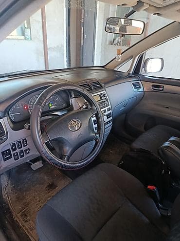 мотор эстима: Toyota Avensis Verso: 2003 г., 2 л, Автомат, Минивэн — 3