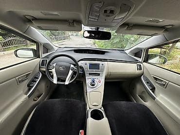 corolla 2016: Toyota Prius: 2014 г., 1.8 л, Автомат, Гибрид, Хэтчбэк — 8