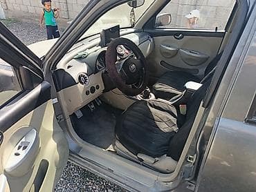 Унаа: LIFAN Smily (320): 2013 г., 1.1 л, Кол менен иштөөчү, Бензин, Хетчбек — 2