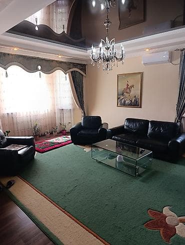 Продажа домов: Продается двухэтажный дом с привлекательной отделкой. Фасад дома — 8