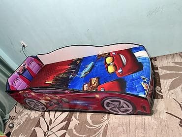 балдар машинасы: Детская кровать-машина с ярким принтом «тачек» - Размер спального — 2