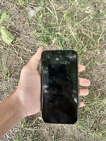 es 10: IPhone 11, Черный — 1