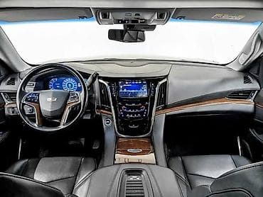 2020: Cadillac Escalade: 2020 г., Внедорожник — 7