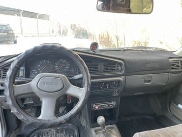 эши: Mazda 626: 1988 г., 2 л, Механика, Бензин, Седан — 5