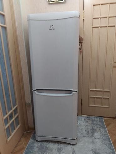 telefon iphone: Холодильник Indesit, Двухкамерный — 1