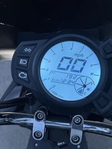 ниже: Тип скутера Yamaha, 200 куб. см, Бензин, Новый — 5