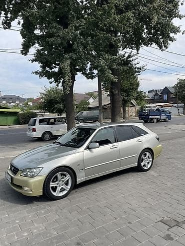 Продажа авто: Toyota Altezza: 2003 г., Автомат, Бензин, Универсал — 4
