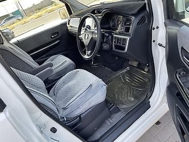 Honda Stepwgn: 2004 г., 2.4 л, Минивэн