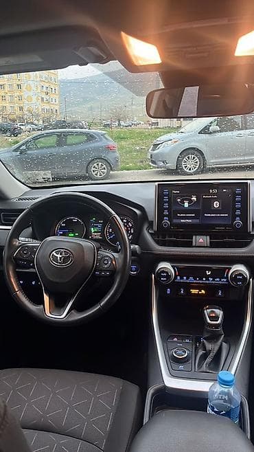Продажа авто: Toyota RAV4: 2019 г., 2.5 л, Автомат, Гибрид, Кроссовер — 2
