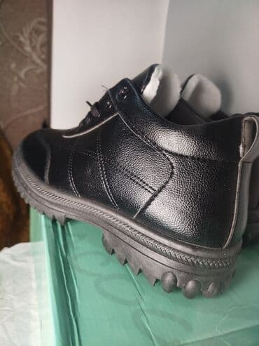 джинсы zara: Мужские зимние ботинки, Pacogil оригинал, размер 42. адрес Бишкек — 9