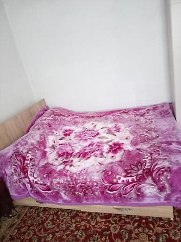 Ушул спальный сатылат, баасы 5000 сом, состояние идеальный