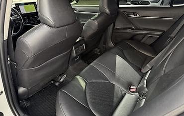 90: Toyota Camry: 2021 г., 2.5 л, Автомат, Гибрид, Седан — 7