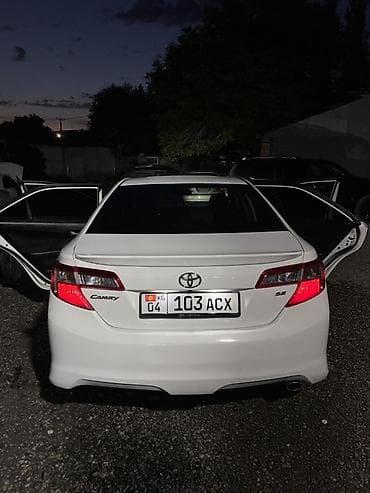 камри 1988: Toyota Camry: 2013 г., Автомат, Бензин, Седан — 2