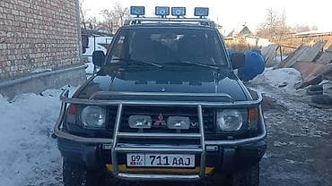 Mitsubishi Pajero: 1994 г., 3 л, Механика, Бензин, Внедорожник