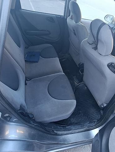 срв столик: Honda Fit: 2003 г., 1.5 л, Вариатор, Бензин, Хэтчбэк — 6