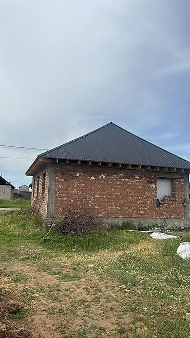 кок жар ул тулеева: Продаётся одноэтажный дом (коробка) из кирпича. Характеристики: - — 5