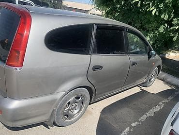 honda strim: Honda Stream: 2002 г., 1.7 л, Механика, Бензин, Минивэн — 4
