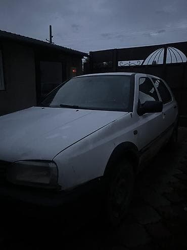 Унаа: Volkswagen Golf: 1996 г., 1.8 л, Кол менен иштөөчү, Бензин, Хетчбек — 1