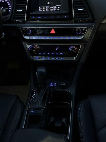 Транспорт: Hyundai Sonata: 2022 г., 2 л, Автомат, Газ, Седан — 6