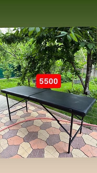 • Для визажа. Гримерный стол с зеркалом и лампочками — 7000 сом •
