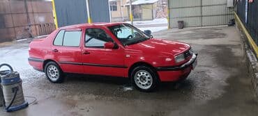 Volkswagen Vento: 1993 г., 1.8 л, Механика, Бензин