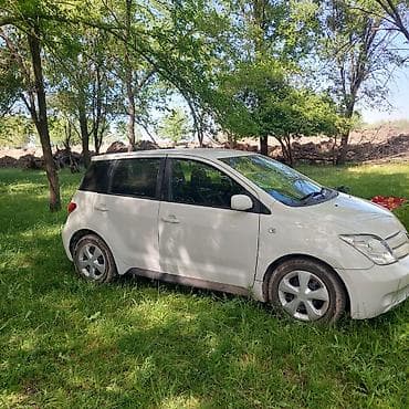 малолитражка машина: Toyota Ist: 2003 г., 1.3 л, Автомат, Бензин, Хэтчбэк — 2
