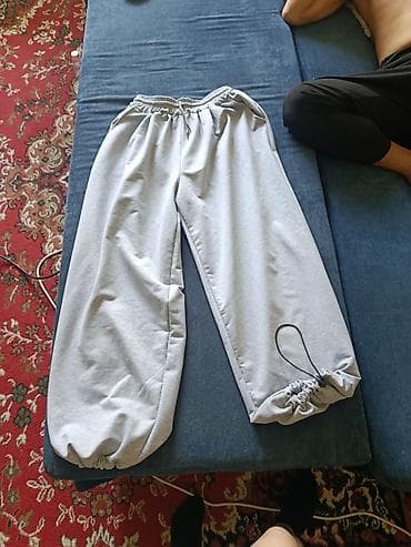 джинсы бегги: Серые свободные штаны со стяжками на манжетах - Материал: мягкий — 1