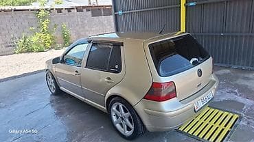 кок талаа: Volkswagen Golf: 2002 г., 1.8 л, Кол менен иштөөчү, Бензин, Хетчбек — 4