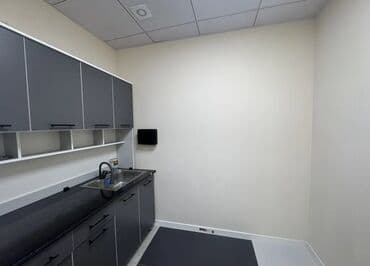 сдаю помещение в аренду бишкек: Сдаю Офис, 100 м², В жилом комплексе, С отдельной кухней, С отдельным входом, С отдельным сан узлом — 1