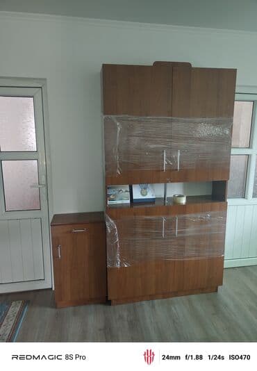 шкаф небольшой б у: С полками и закрытыми шкафчиками для гостиной или прихожей. В отличном — 2