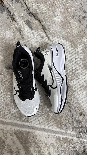 nike react: Кроссовки Nike ZoomX (белые с чёрным) - Модель с амортизацией ZoomX — 5