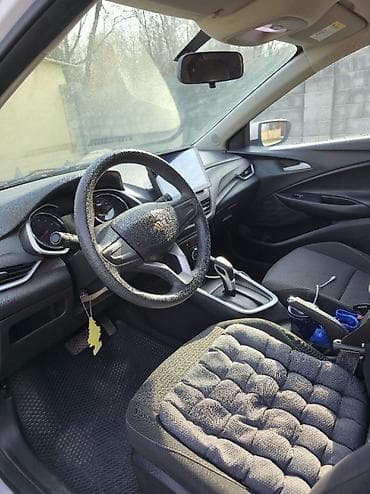 niva chevrolet: Chevrolet Onix: 2020 г., 1 л, Автомат, Бензин, Седан — 7