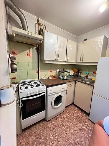 Недвижимость: 3 комнаты, 58 м², Молодая Гвардия 104 серия, 4 этаж, Косметический ремонт — 1