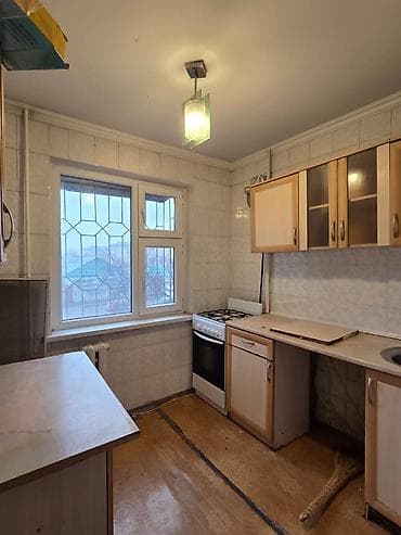 3 комнаты, 58 м², 104 серия, 2 этаж, Старый ремонт