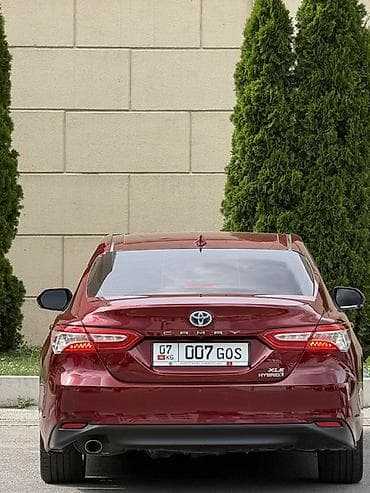 твих диска: Toyota Camry: 2018 г., 2.5 л, Вариатор, Гибрид, Седан — 8