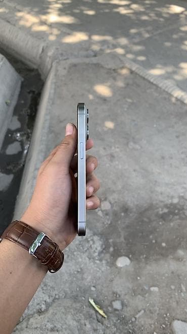 ayfon 15 pro: IPhone 15 Pro, Б/у, 256 ГБ, Серебристый — 3