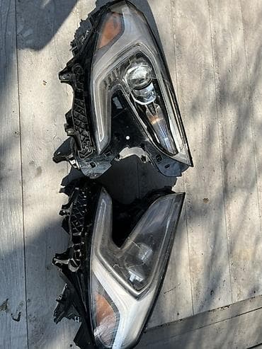 боковой грабил: Комплект передних фар GMC 2021 г., Б/у, Оригинал, Германия — 1