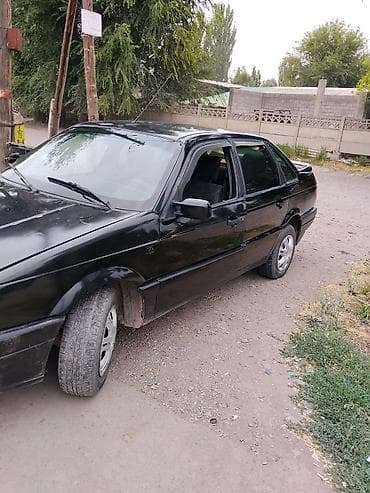 Унаа: Volkswagen Passat: 1990 г., 1.8 л, Кол менен иштөөчү, Бензин, Седан — 2