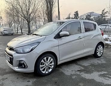 Chevrolet Spark: 2016 г., 1 л, Вариатор, Бензин, Хэтчбэк